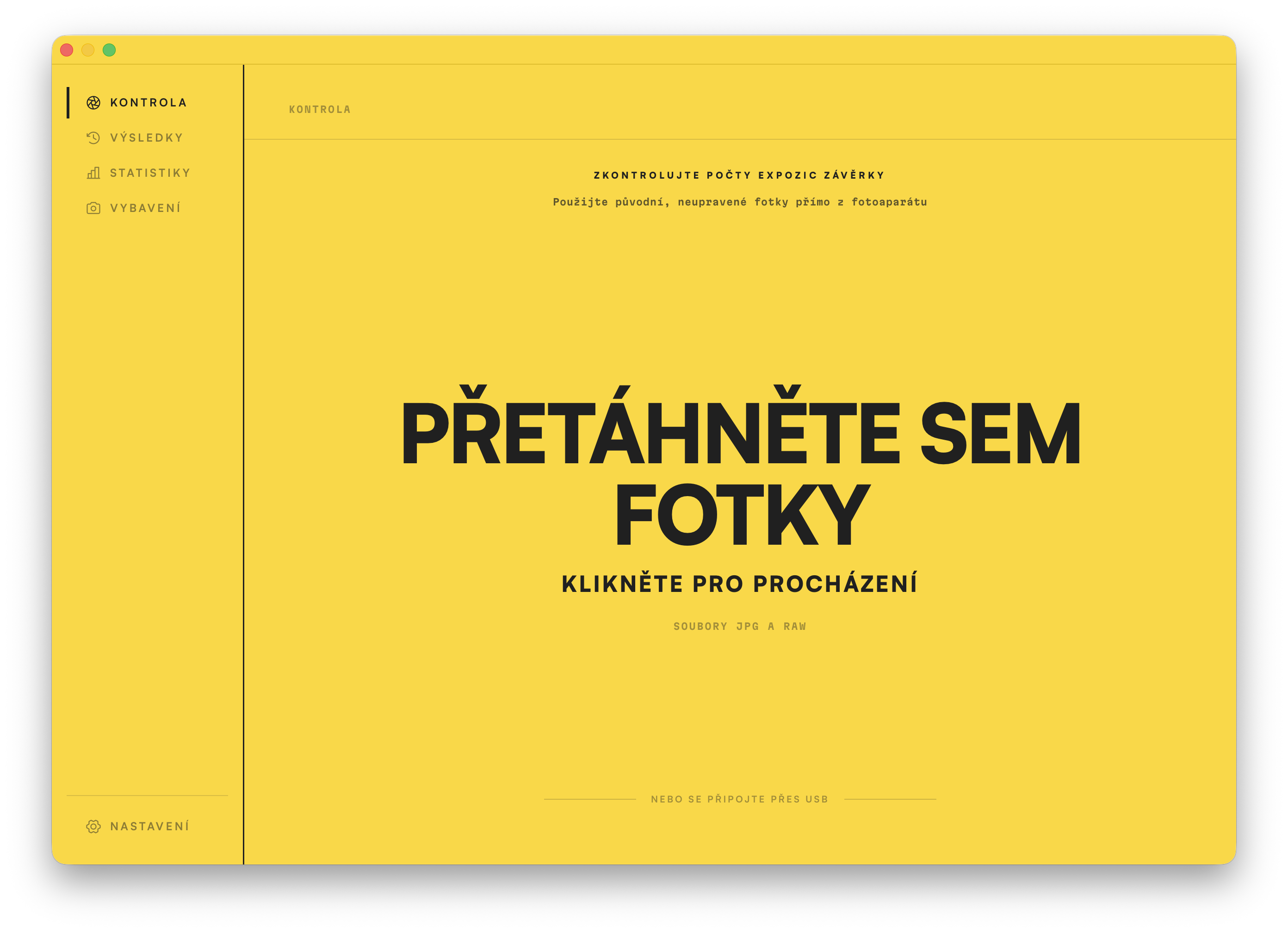 Obrazovka Kontrola. Přetáhněte do okna fotografii a načtěte její počet expozic závěrky.
