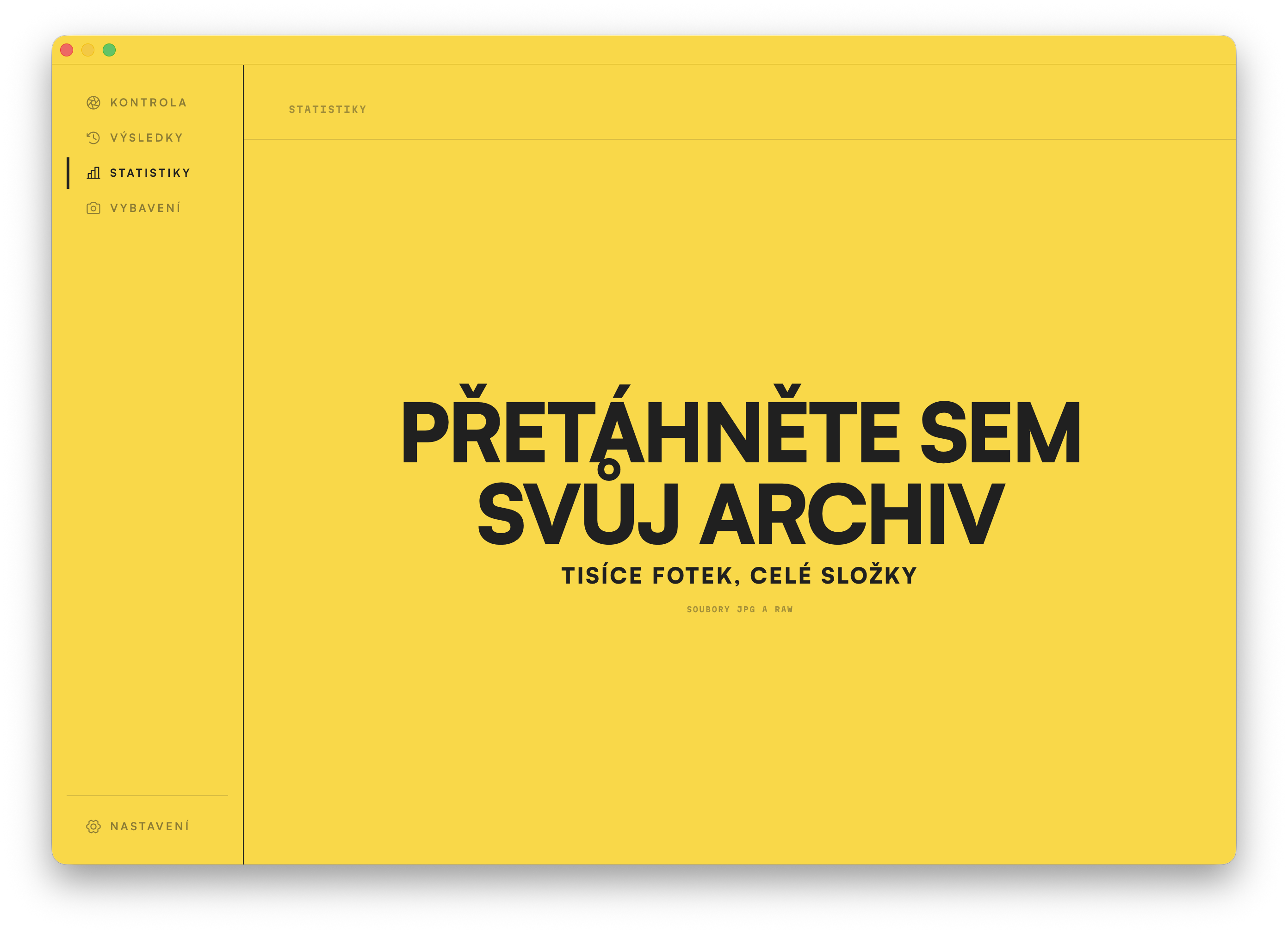 Plocha pro vkládání ve Statistikách. Začněte vložením tisíců fotografií nebo celých složek.