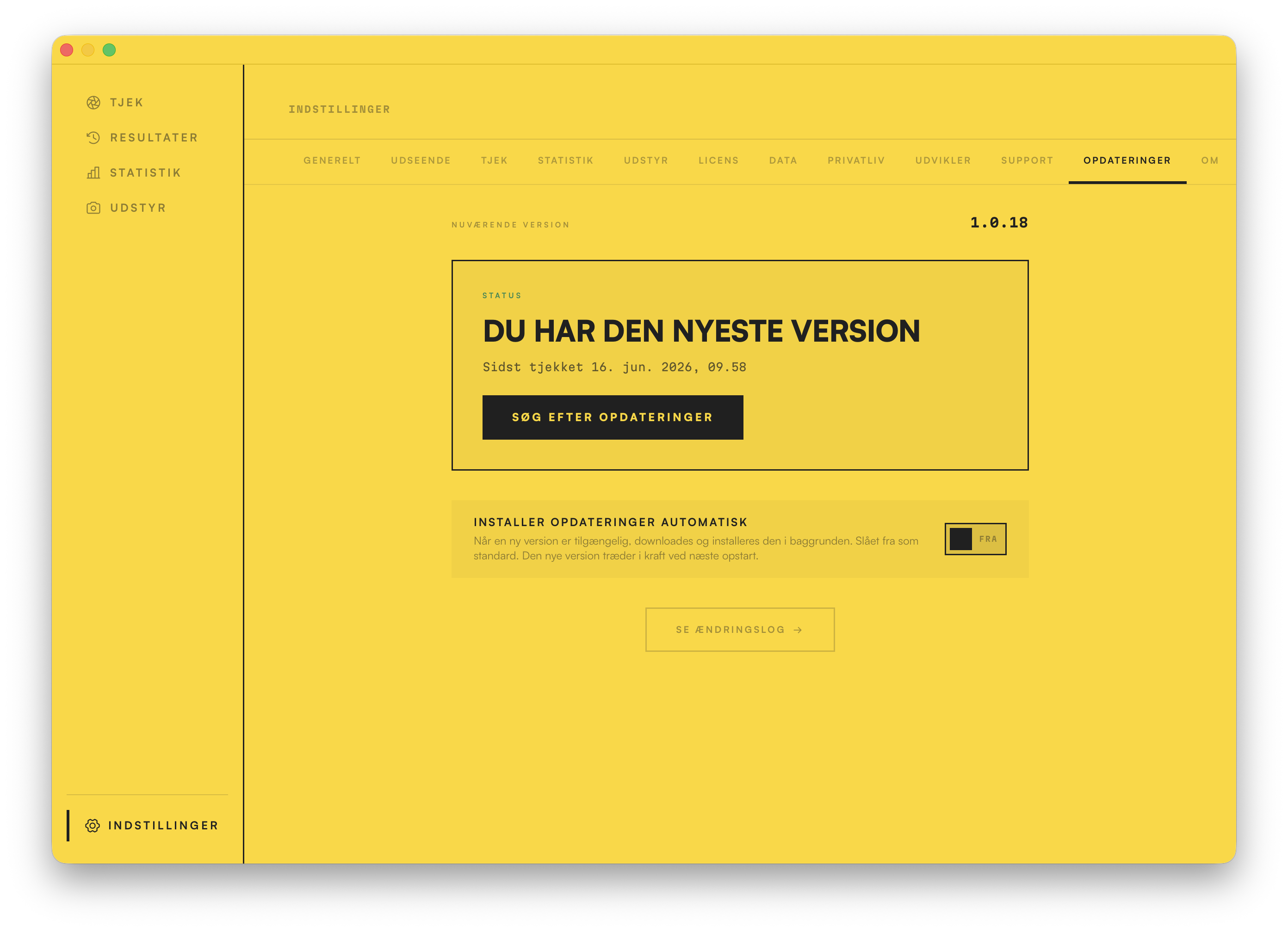 Opdateringsskærmen: på den nyeste version, med en kontakt til automatiske opdateringer og link til ændringsloggen.