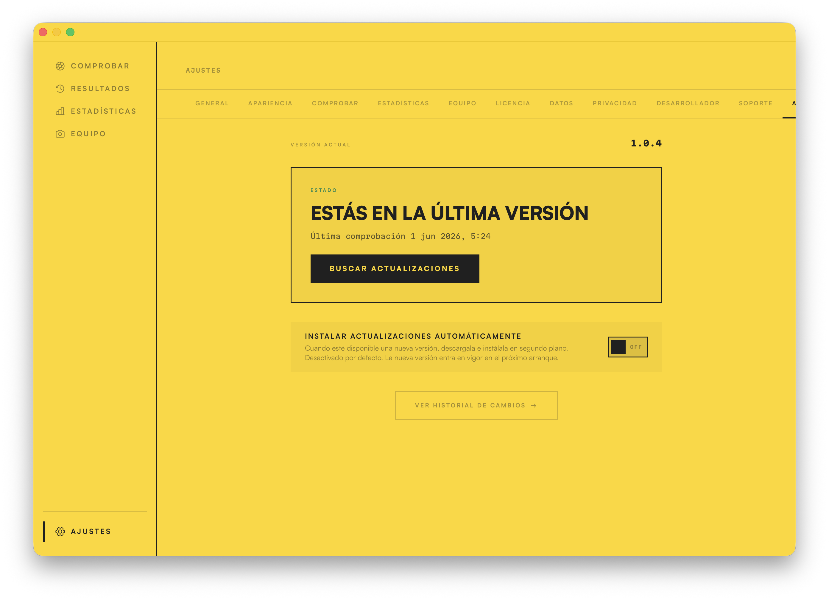 La pantalla de actualizaciones: en la última versión, con un interruptor de actualización automática y un enlace al registro de cambios.
