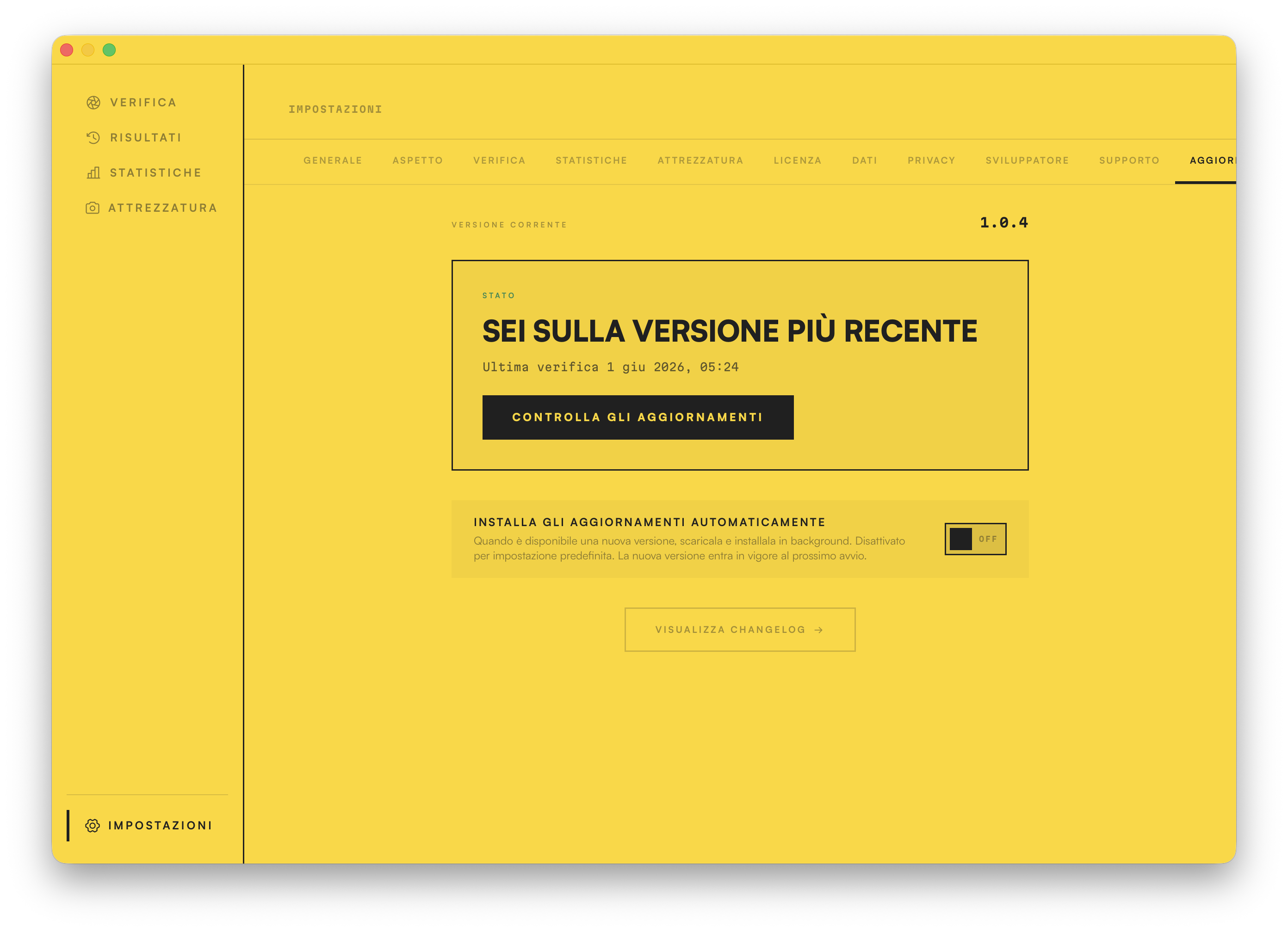 La schermata degli aggiornamenti: sulla versione più recente, con un interruttore per l'aggiornamento automatico e un link al changelog.