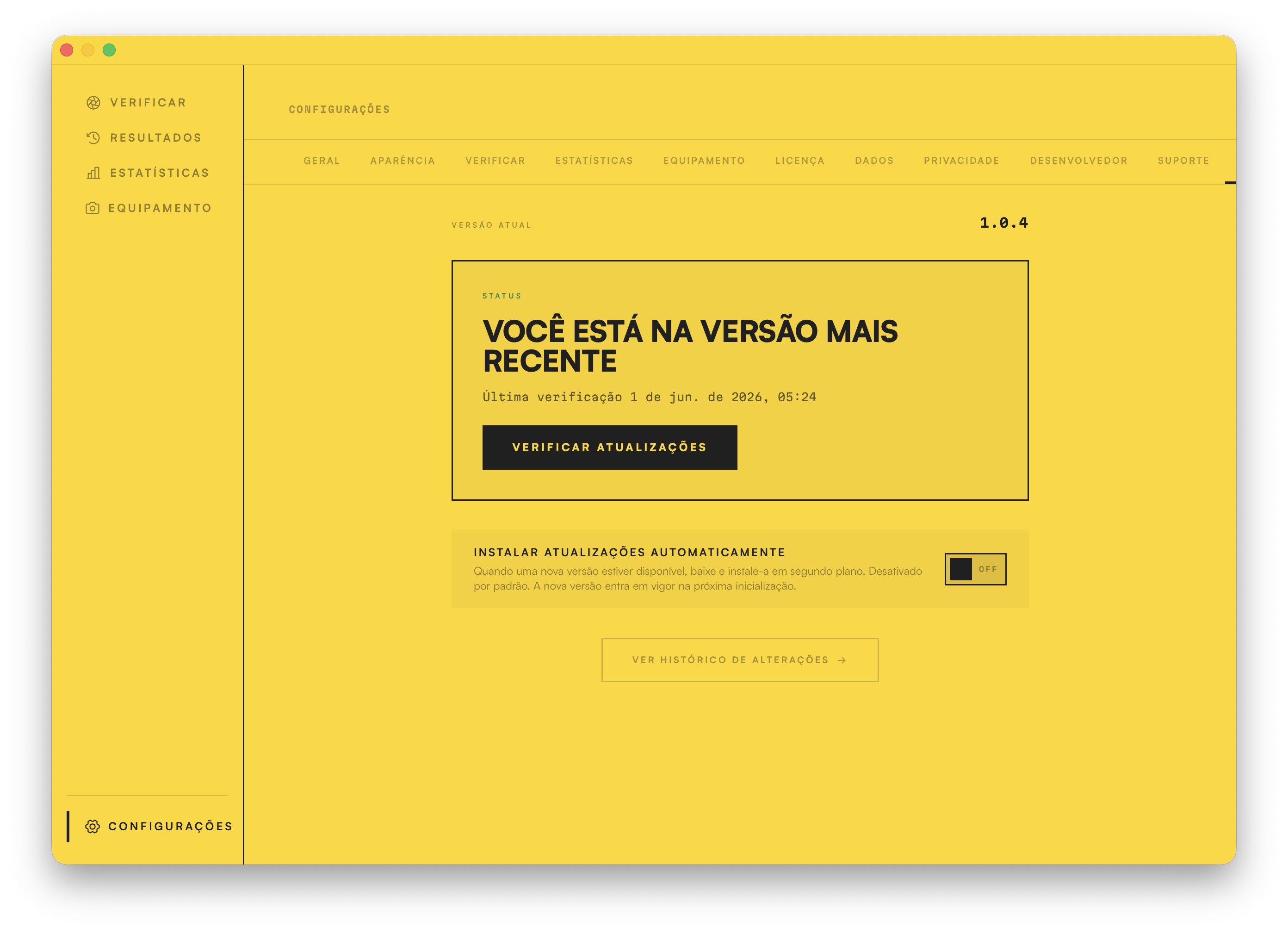 A tela de atualizações: na versão mais recente, com uma chave de atualização automática e link para o changelog.