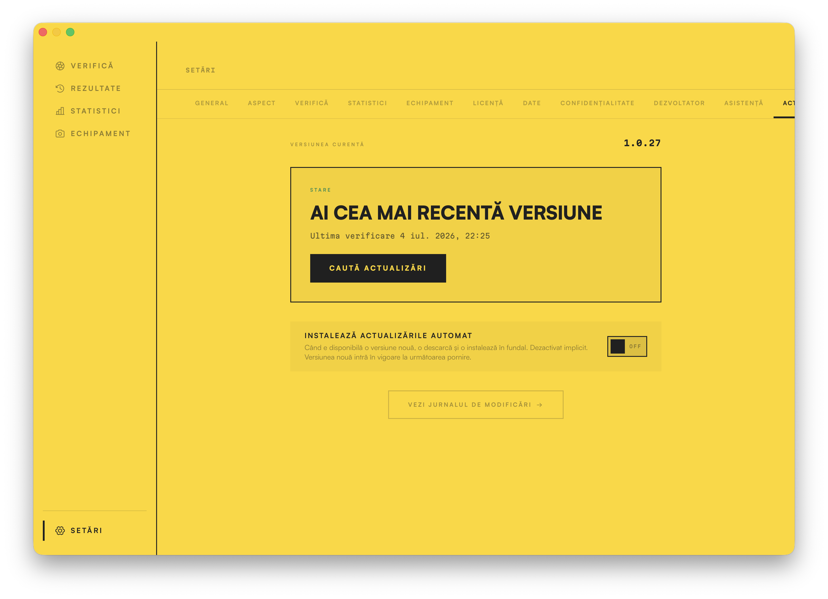 Ecranul de actualizări: pe cea mai recentă versiune, cu un comutator de actualizare automată și un link către jurnalul de modificări.