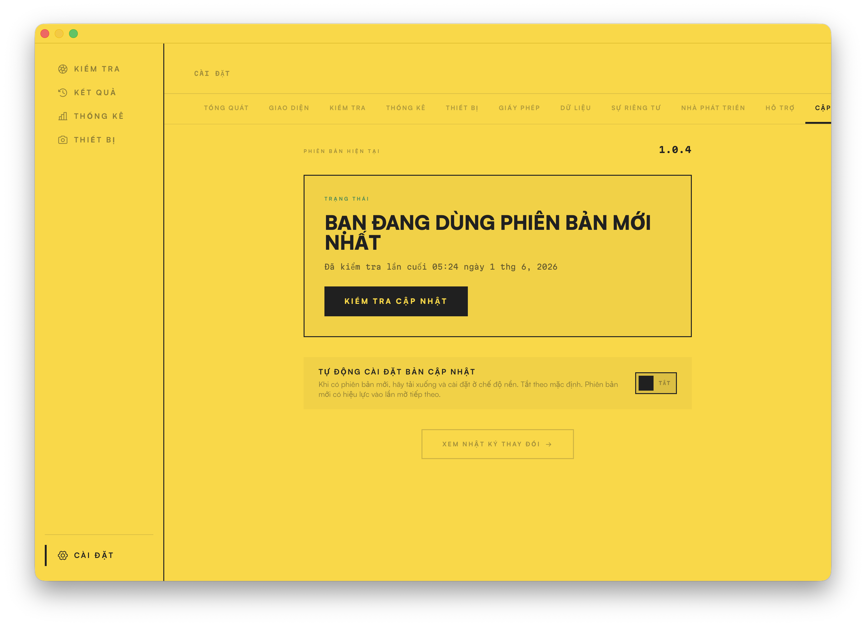 Màn hình cập nhật: đang ở phiên bản mới nhất, với công tắc tự động cập nhật và liên kết nhật ký thay đổi.
